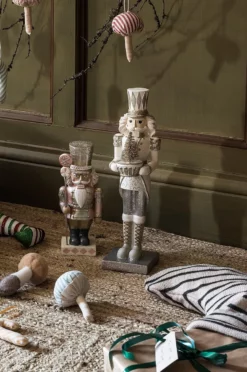 TOTTE Dekorfigur -Hjemmedekorasjon Salg 2024 b 89